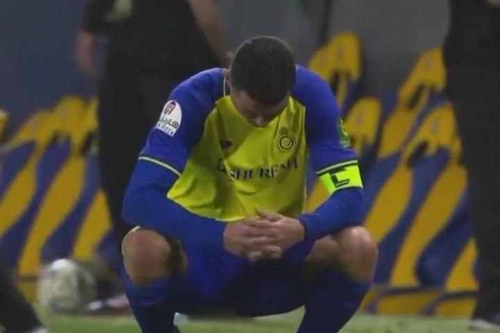 Biểu cảm thất vọng toàn tập của Ronaldo khi Al Nassr thua trận