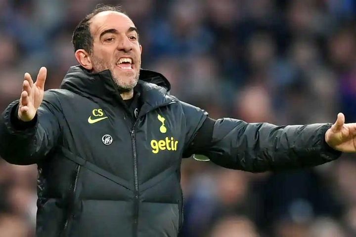 Tottenham có HLV tạm quyền mới trước trận đấu với MU