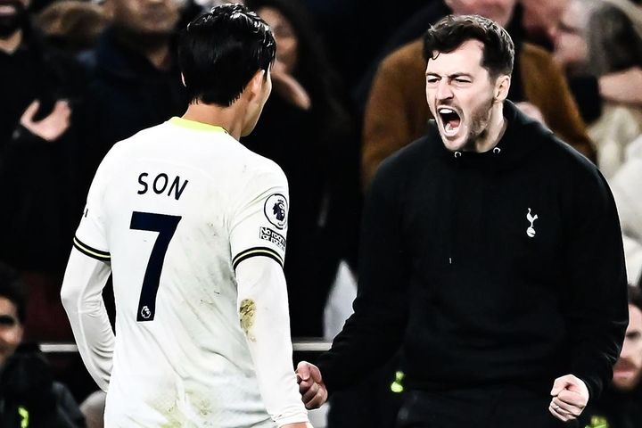Phản ứng của Son Heung-min sau trận hòa MU