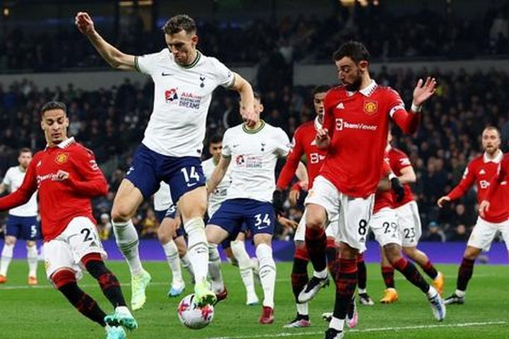 Rơi điểm trước Tottenham, Man United gian nan mục tiêu Top 4
