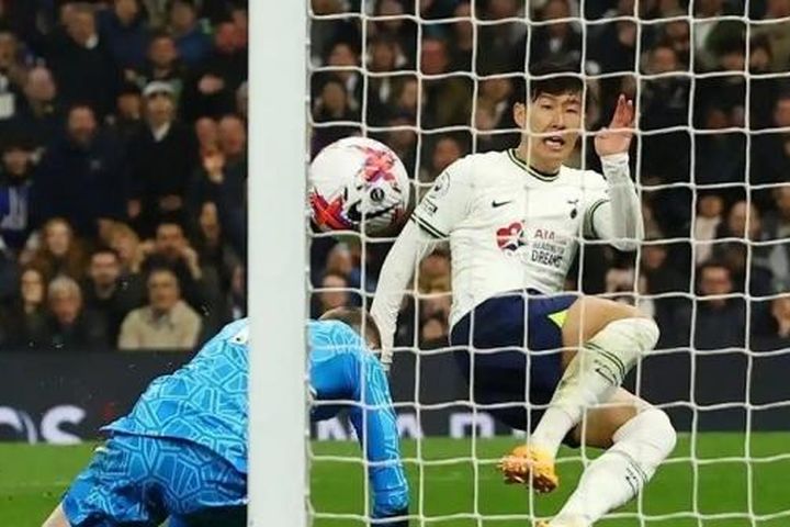 Man Utd để Tottenham gỡ hòa; Newcastle chắc vị trí thứ 3 Ngoại hạng Anh