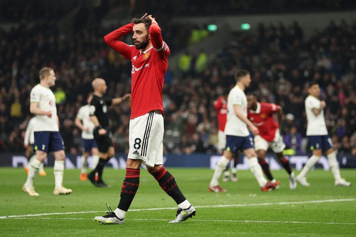Premier League: M.U đánh rơi chiến thắng, Newcastle chắc top 3