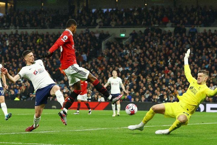 Kết quả vòng 33 Ngoại hạng Anh ngày 28/4: Tottenham và MU rượt đuổi tỷ số nghẹt thở