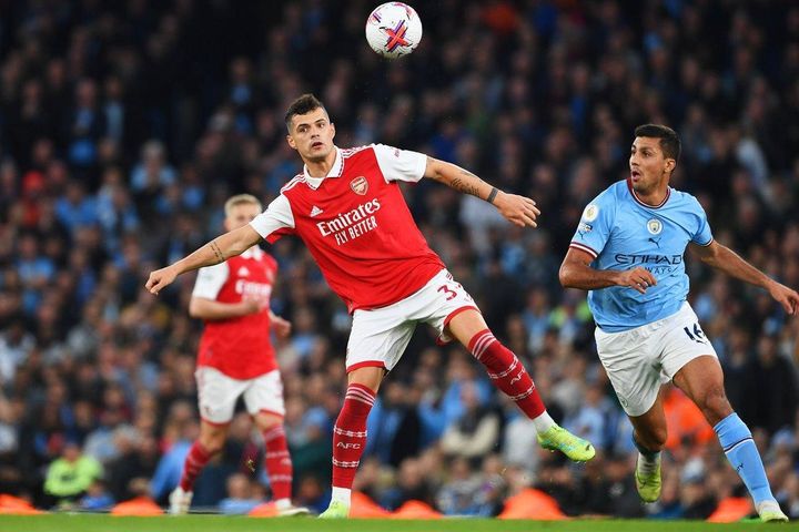 Huyền thoại của Man United bị mắng ngu ngốc vì dám chê Arsenal