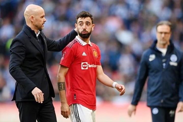 Ten Hag ca ngợi thái độ của đội trưởng Bruno Fernandes