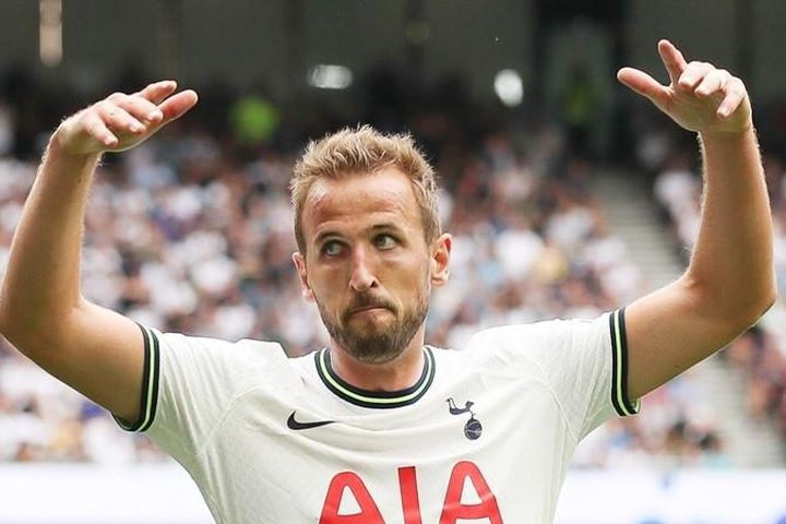 Harry Kane ở lại với Tottenham thêm một năm