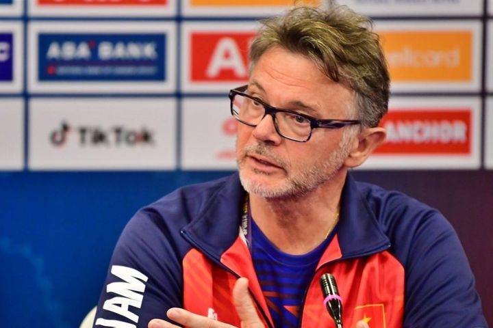 HLV Troussier tiết lộ lý do loại Bùi Vĩ Hào khỏi SEA Games 32