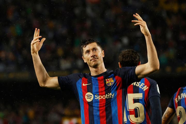 Lewandowski tỏa sáng giúp Barca thắng 4-0