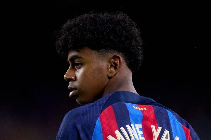 Thần đồng 15 tuổi đi vào lịch sử Barca