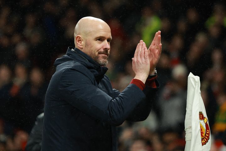 HLV Ten Hag: Ai chẳng biết MU thiếu một số 9