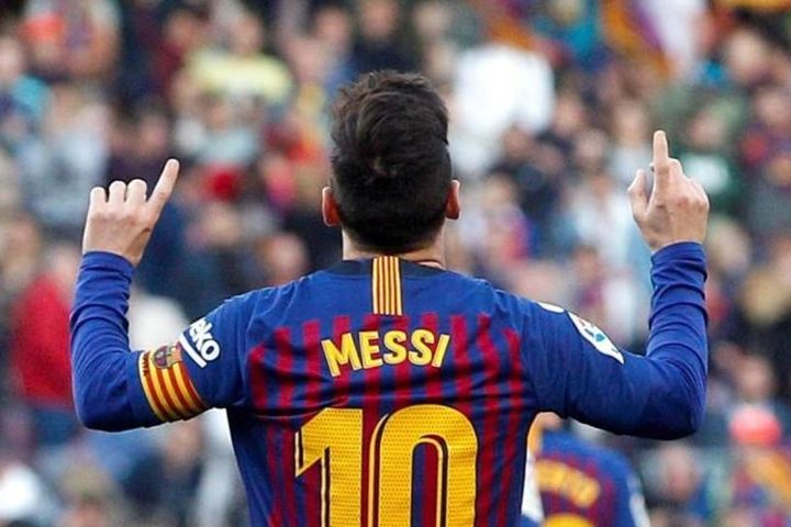 HLV Xavi xác nhận Barca chiêu mộ Messi