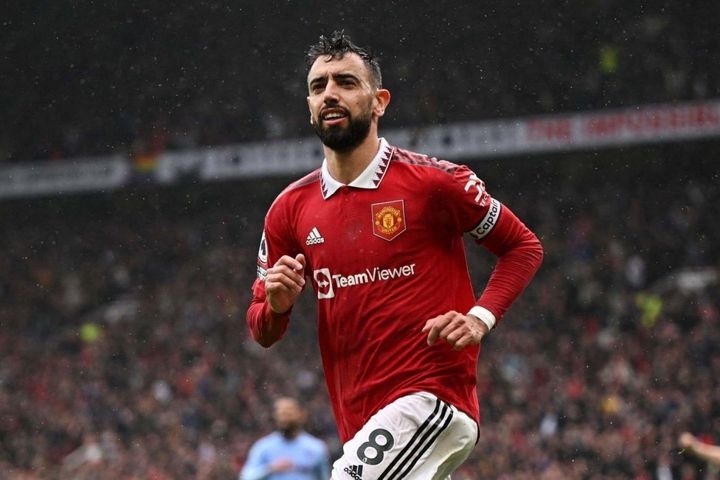 Kết quả Ngoại Hạng Anh: Man Utd thắng Aston Villa, Man City lên đầu bảng