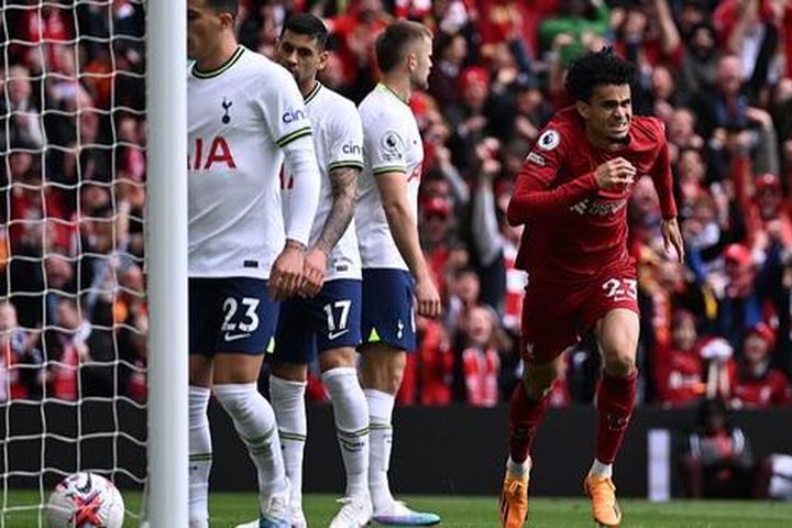 Thắng nghẹt thở Tottenham, Liverpool tăng tốc cuộc đua Top 4