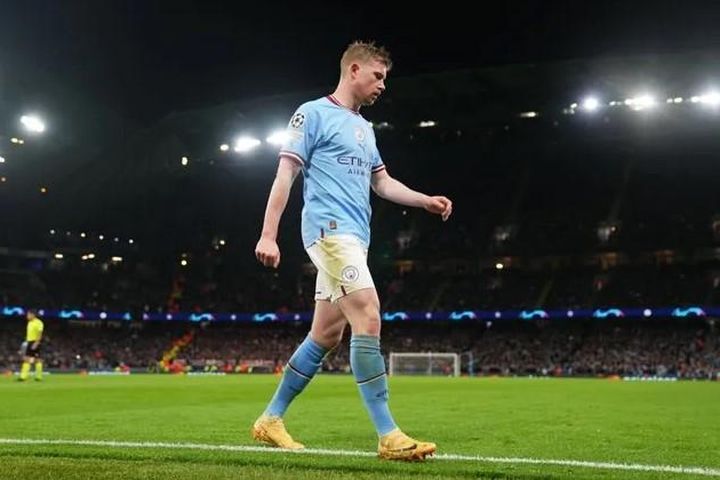Man City đón hung tin từ De Bruyne