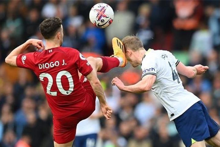 Diogo Jota may mắn thoát thẻ đỏ trước Tottenham?