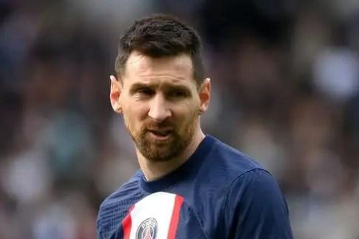 Messi bị phạt tiền và cấm thi đấu