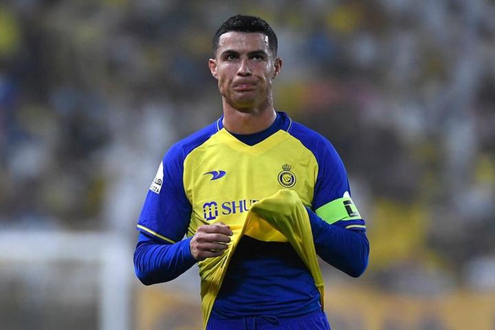 Ronaldo bị CLB hạng năm của Anh chế nhạo