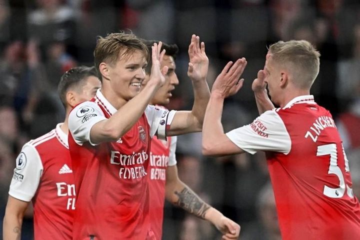 Arsenal đánh bại Chelsea 3-1, tạm dẫn đầu giải đấu