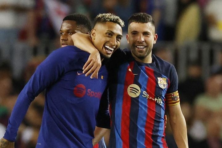 Thắng tối thiểu, Barca bỏ xa Real Madrid 14 điểm