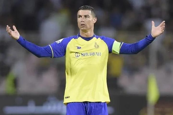 Có cơ hội trở lại Real Madrid, Ronaldo lập tức tính chuyện rời Al Nassr