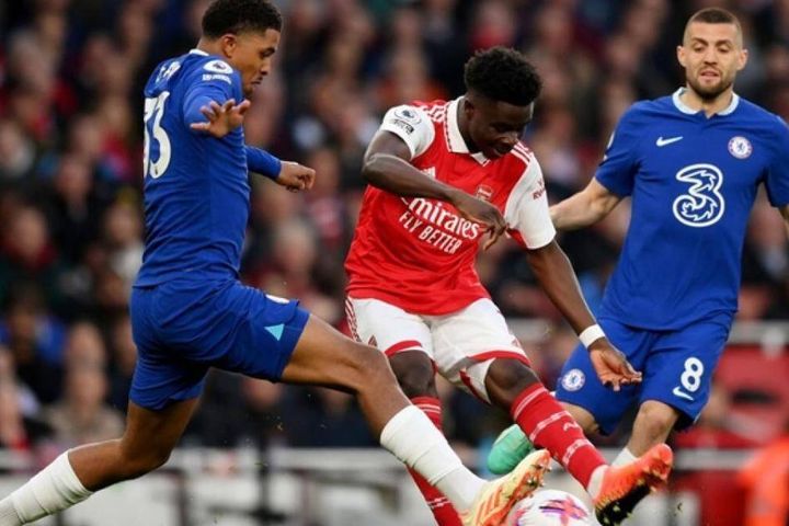 Ngoại hạng Anh: Vượt qua Chelsea, Arsenal tạm đòi lại ngôi đầu bảng