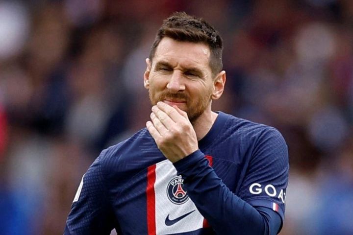 Giọt nước tràn ly, Messi chia tay PSG