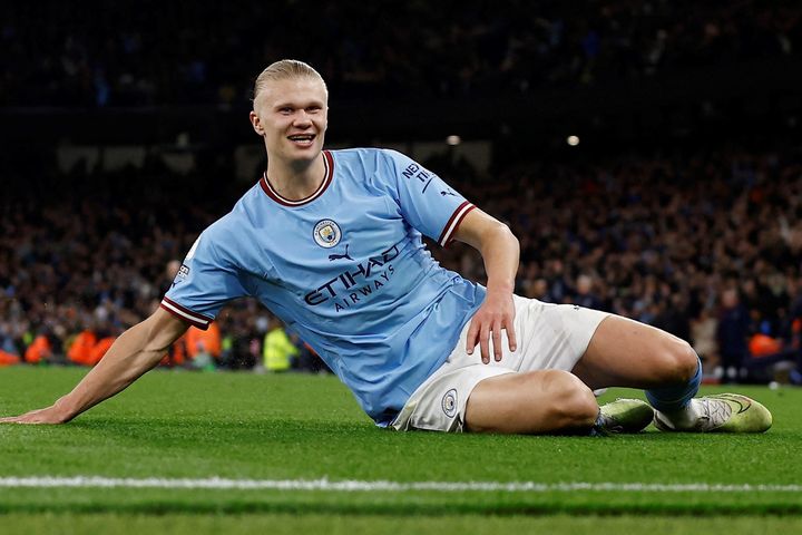 Man City đòi lại ngôi đầu từ tay Arsenal