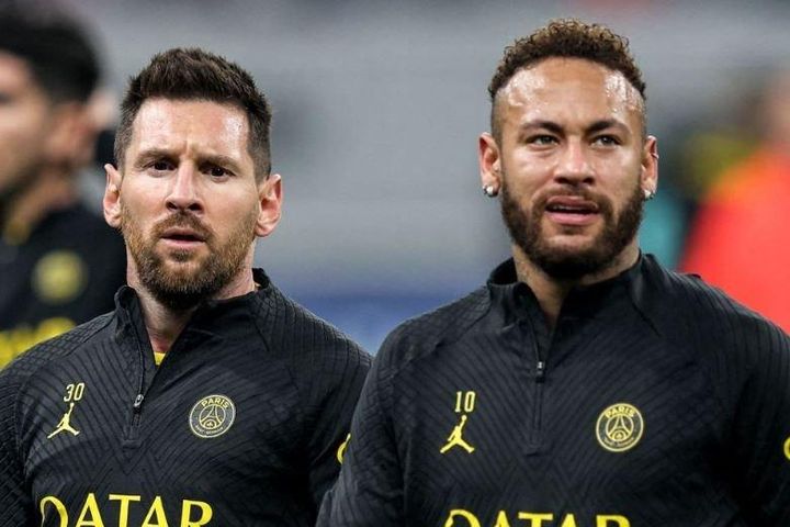 Neymar vạ lây vì Messi