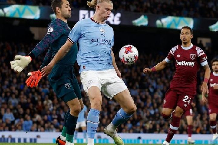Haaland lập đại công, Man City chiếm lại ngôi đầu bảng từ tay Arsenal