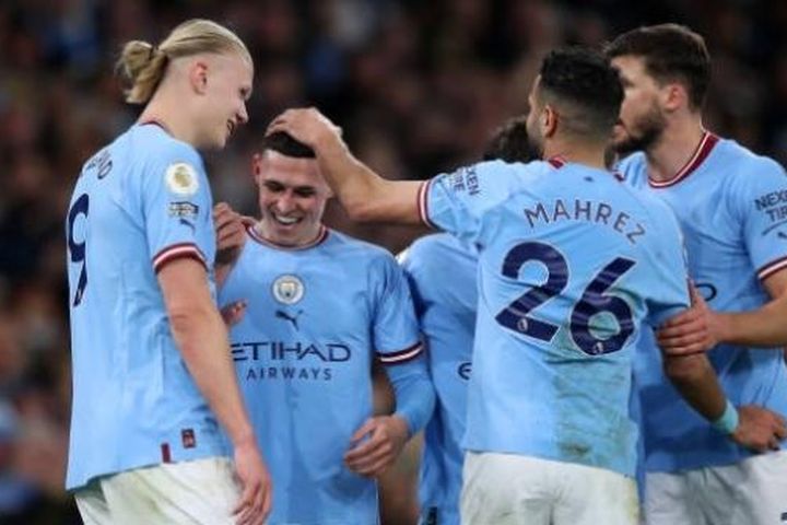 Man City chính thức trở lại ngôi đầu bảng Premier League