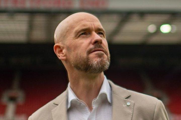 Ten Hag chẳng có quyền lực gì tại Man United?