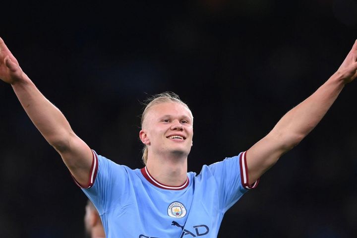 Kết quả Ngoại Hạng Anh: Man City chiếm ngôi đầu, Liverpool bám đuổi top 4