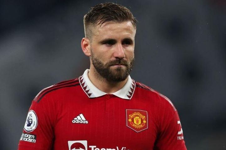 Luke Shaw mắc sai lầm, Man United thua Brighton ở phút 90+9