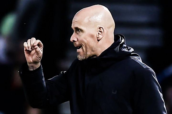 Ten Hag chê cầu thủ, trách trọng tài sau thất bại của MU