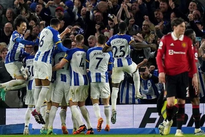 Brighton phục thù Man.United nhờ bàn thắng muộn