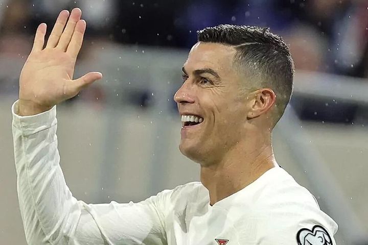 Chủ tịch Real Madrid muốn tái hợp C.Ronaldo