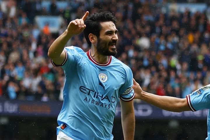 Man City nâng khoảng cách với Arsenal lên thành 4 điểm