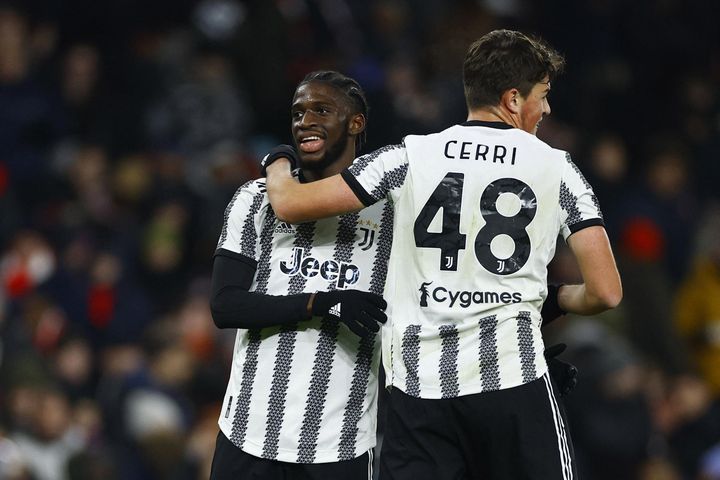 Juventus nắm lợi thế trong cuộc đua top 4