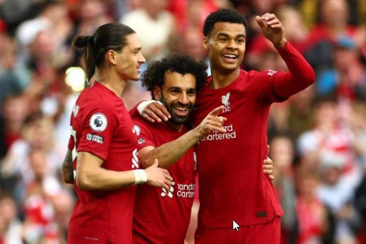 Liverpool 'phả' hơi nóng vào top 4 sau chiến thắng tối thiểu