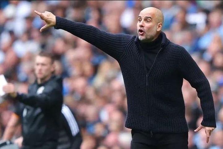 Pep Guardiola nổi khùng vì Haaland nhường penalty cho Gundogan