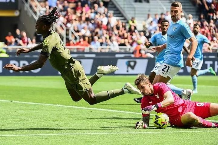 AC Milan nhận tin buồn trước lượt đi bán kết Champions League
