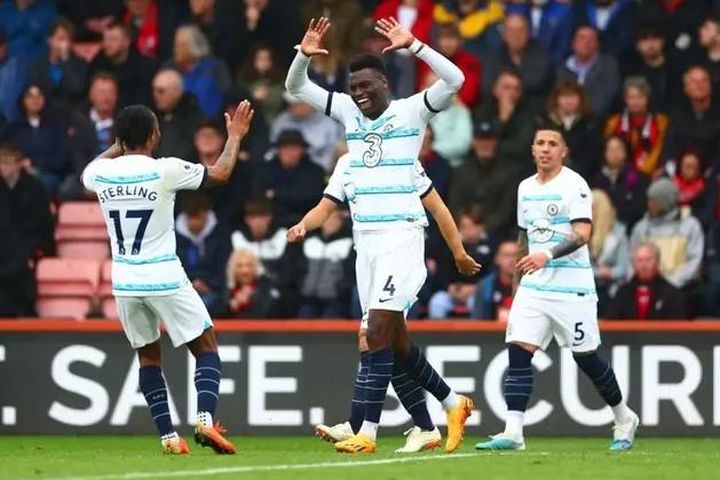 CHÍNH THỨC: Chelsea trụ hạng thành công