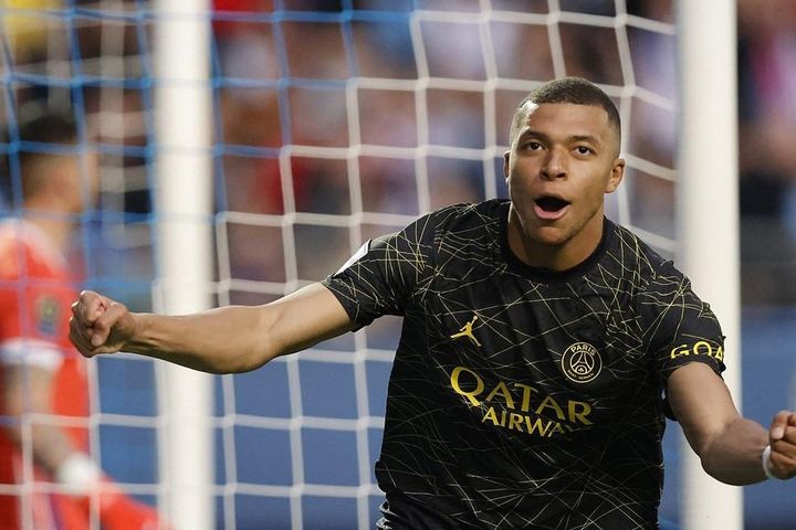 Vắng Messi, Mbappe giúp PSG tiệm cận ngôi vô địch Ligue 1