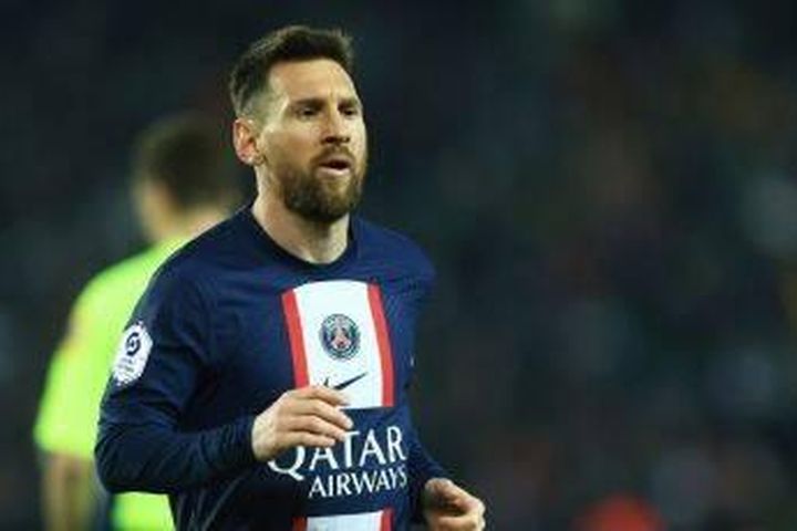 PSG bất ngờ muốn giữ chân Messi