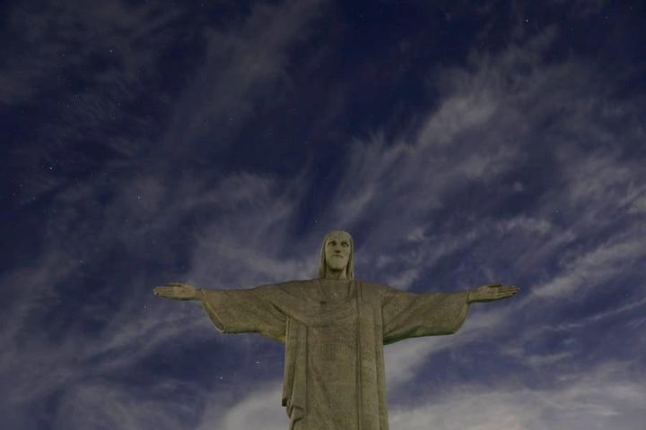 Brazil thể hiện sự đoàn kết chưa từng có với Vinicius