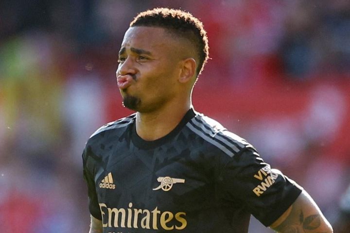 Arsenal nên bớt ủy mị