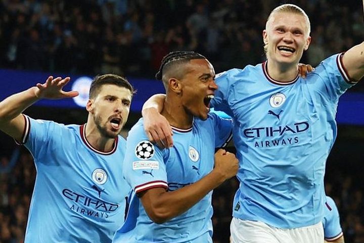 'Man City là đội bóng xuất sắc nhất lịch sử Premier League'
