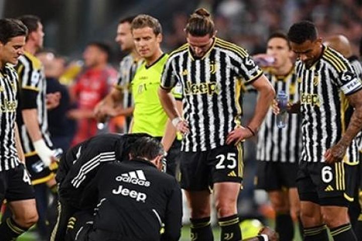 Juventus hết cơ hội dự Champions League?