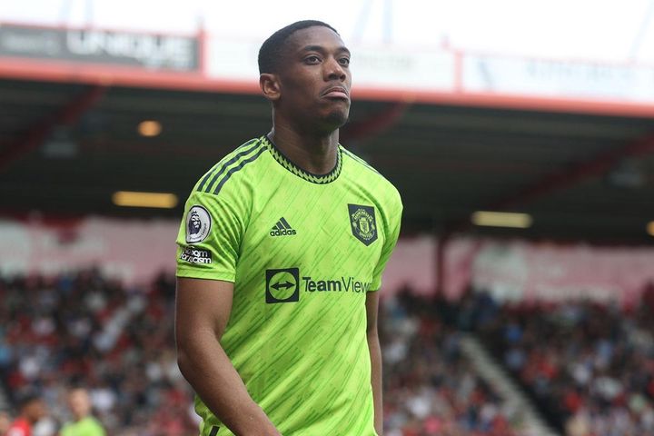 Làm mất lòng HLV Ten Hag, Anthony Martial sắp khăn gói rời MU
