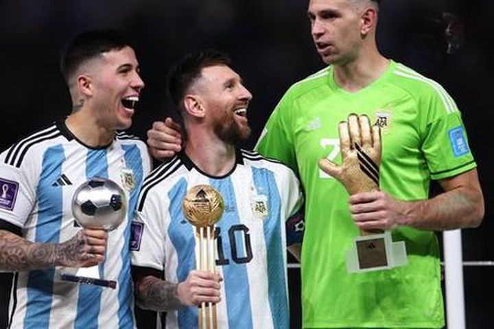 Nhà vô địch World Cup mong muốn giảm lương đưa Messi về Aston Villa